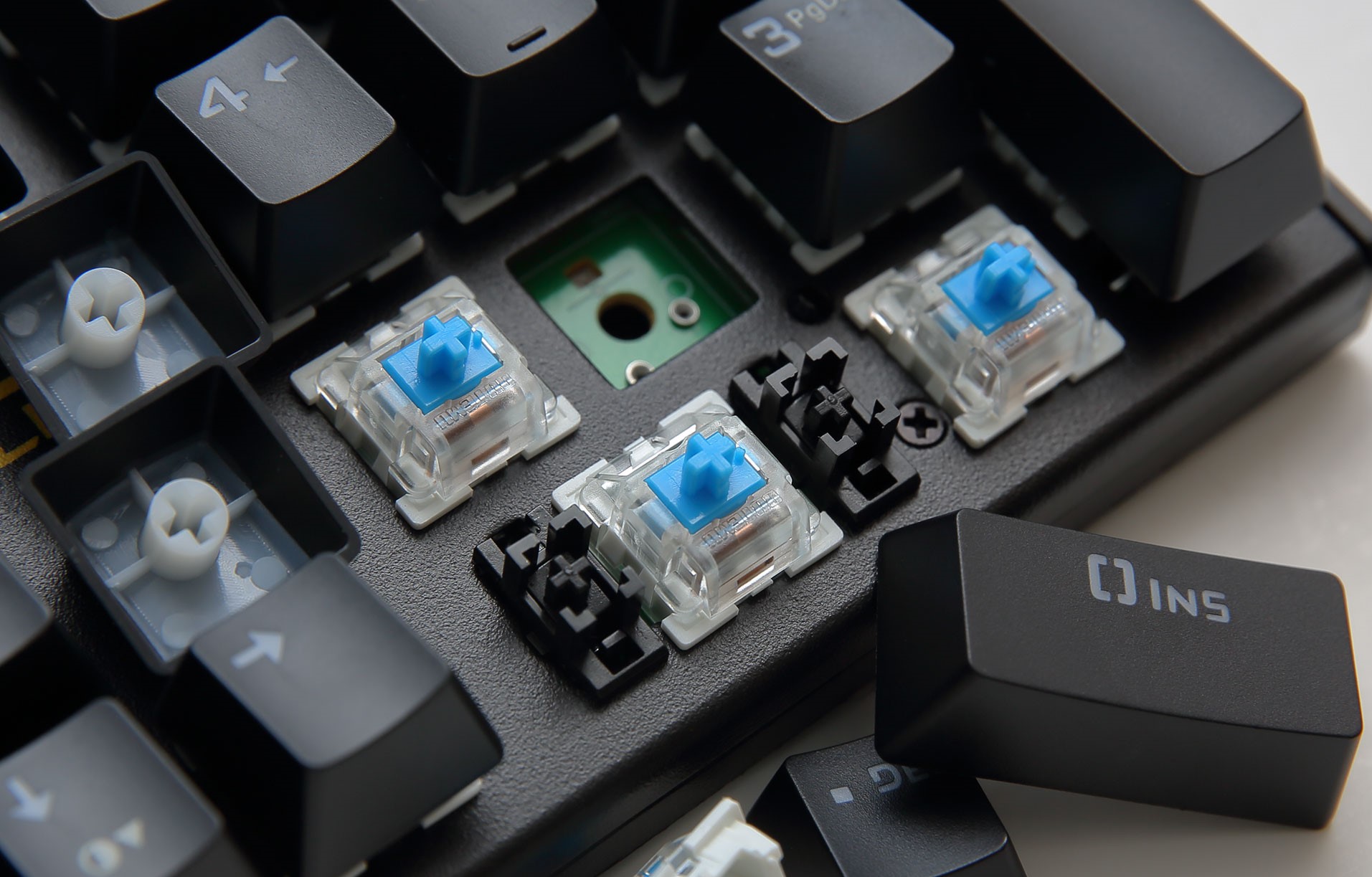 are blue switches good for gaming-2