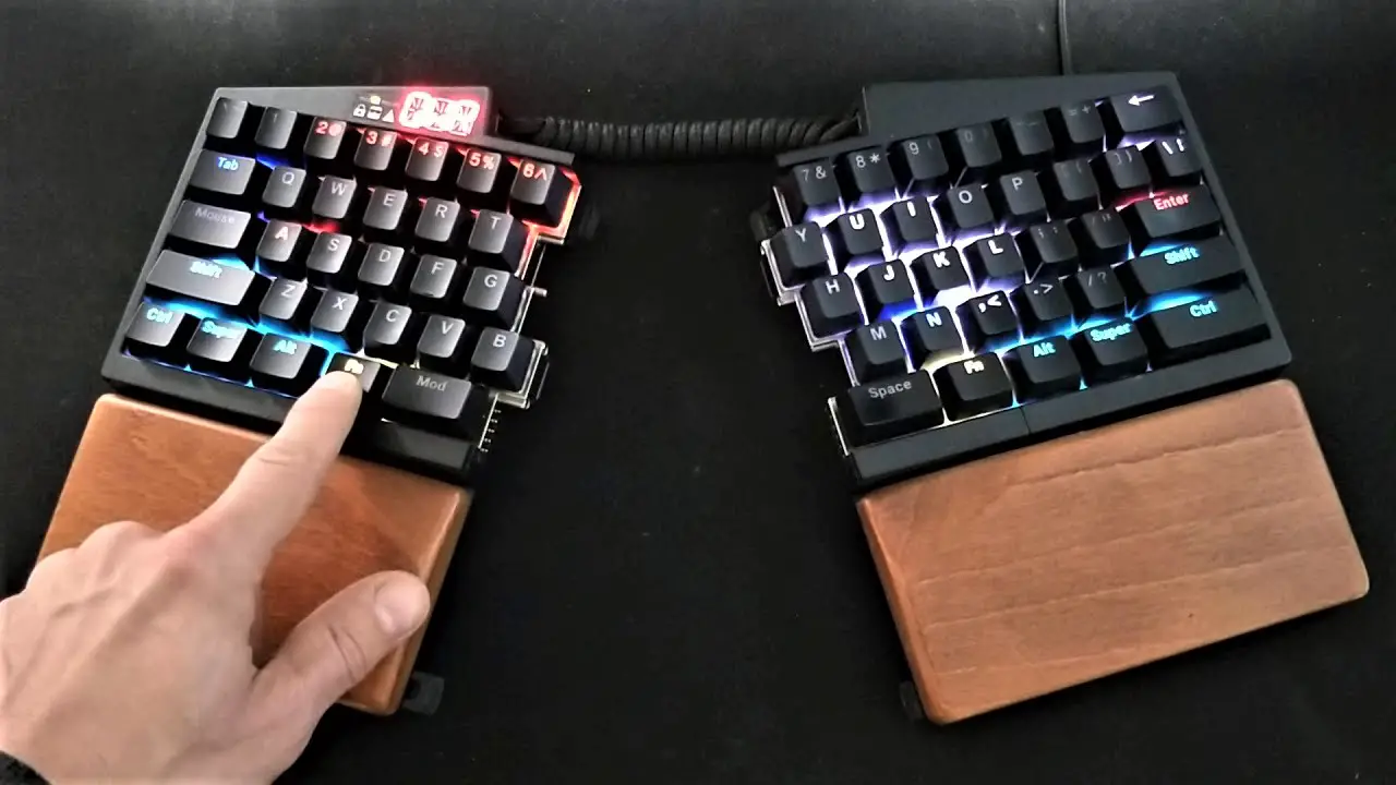Ultimate Hacking Keyboard-1